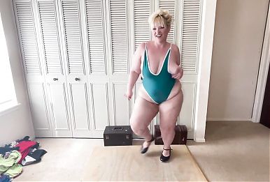 BBW Dances and Strips to 80s Music Showing off Her Curves and Jiggling Her Fat Body Cum Countdown